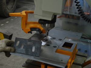 Kingston 120 ton hydraulische ponsmachine met hoge productiviteit voor plaatmetaal, met roestvrijstalen pons en 2 jaar garantie - Product Image 4