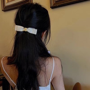 French Hepburn style, versatile for commuting, textured black satin <b>bow</b> hair <b>clip</b>, high-end spring <b>clip</b> hair accessory. - Product Image 3