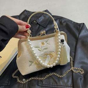 2025年プロムパール刺繍フラワーハンドバッグ レディース高級イブニングバッグ 結婚式用 中国風キラキラクラッチバッグ - Product Image 5