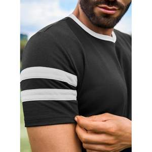 2025 costume de sport court à rayures décontracté pour hommes vêtements de gymnastique 2 pièces avec survêtements d'été à col rond - Product Image 1