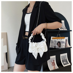 European and American Elegant White Bow Silk Wedding Dress Pleated Chain Elegant Bags for Women Sweet Style - Product Image 5