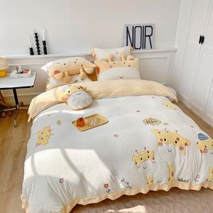 Ensemble <span class=keywords><strong>de</strong></span> literie quatre pièces en velours <span class=keywords><strong>de</strong></span> lait pour enfants, ensemble <span class=keywords><strong>de</strong></span> literie brodé avec tissu, drap <span class=keywords><strong>de</strong></span> lit, drap-housse, ensemble <span class=keywords><strong>de</strong></span> literie d'hiver - Product Image 2