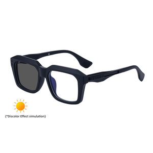 Lunettes de soleil photochromiques Tob Davies à monture carrée pour hommes, protection UV400, pare-soleil de classe 2, monture en plastique et métal, couleur noire - Product Image 2