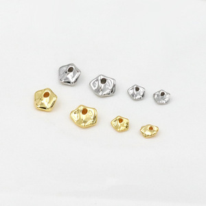 Cuentas espaciadoras irregulares chapadas en oro de 14 quilates, pequeñas cuentas sueltas de aleación barroca para pulsera D93 - Product Image 4