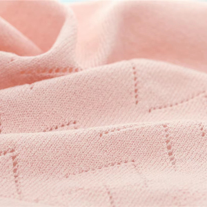 Filato Core <span class=keywords><strong>Spun</strong></span> ad Alta Torsione 68NM/2 70% Viscosa 30% PBT per Macchine da Maglieria di Moda, Vendita Calda dalla Fabbrica Xinglin - Product Image 3