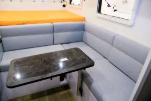 Mini-<span class=keywords><strong>caravane</strong></span> de luxe avec système solaire, onduleur et auvent extérieur pour climats tropicaux – Caravanes chinoises - Product Image 4