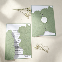 Invitations de mariage exquises en velours rose poudré découpées au laser avec un design floral gaufré élégant, cartes d'invitation de luxe
