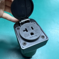 3kw-5kw V2l EV Adaptateur de décharge Type 1 SAE J1772 EV V2L Adaptateur de décharge Connecteur de chargeur