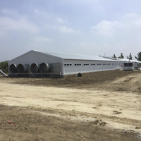 Hangar de stockage de hangars de ferme préfabriqué de cabane à chèvres avec panneaux sandwich isolés poulailler pour 10000 poulets