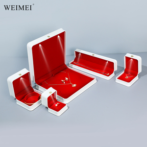 WEIMEI Handmade Crown LED Light Jewelry Box Diamond <strong>Ring</strong> <strong>Storage</strong> with Unique Illuminated Feature - Product Image 2