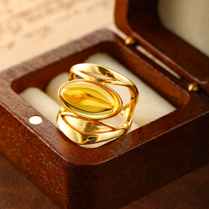 Anillo de Mujer Chapado en Oro con Diseño Ovalado Hueco de Doble Capa, Estilo Ámbar, Atractivo y de Alta Calidad (Uso Diario/Fiesta) - Product Image 4