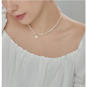 Versatile French Luxury Style Trendy Geometric Pattern Clavicle Chain Natural <b>Shell</b> Baroque Pearl Lifetime Fashionable Necklace - Product Image 1