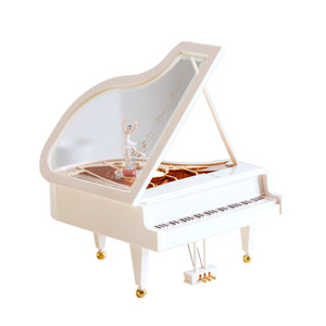 Nueva Caja Musical de <span class=keywords><strong>Piano</strong></span> con Luces de Colores, Caja Musical Giratoria de <span class=keywords><strong>Ballet</strong></span>, Regalo Creativo <span class=keywords><strong>para</strong></span> el Día de San Valentín, Regalo de Cumpleaños - Product Image 1