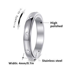 Anello Rotante Scintillante per Coppie in Acciaio Inossidabile, Fede Nuziale Incisa con Zirconia, Gioiello Minimalista per Anniversario - Product Image 5