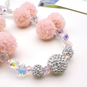 Bracelet pour femme en peluche avec perles en forme de goutte d'eau, style court, anti-perte et anti-chute, petit style parfumé avec porte-clés - Product Image 2