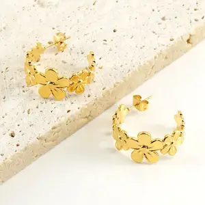 Wholesale New European USA Stainless Steel Gold Plated 18K Earrings Daisy Florets Vintage Geometric Design Stud Earrings