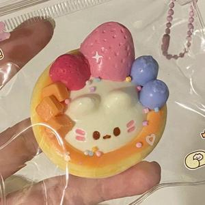 ของเล่นบีบ Xiaohongshu รูปสตรอว์เบอร์รี ไข่ทาร์ต แมวเหมียว ของเล่นบีบน้ำพลาสติก เนื้อครีม บรรเทาความเครียด - Product Image 3
