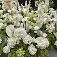 Künstliche Weiß-Grüne Tischblumenarrangements Calla-Lilie Hortensie Rose Rittersporn für Hochzeitstisch Hintergrund Event-Dekoration