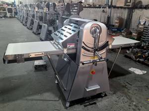 Machine à feuilleter la <span class=keywords><strong>pâte</strong></span> à croissant et à <span class=keywords><strong>pâte</strong></span> <span class=keywords><strong>feuilletée</strong></span>, équipement de boulangerie économique - Product Image 5