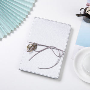Luxury PU Leather Notebook Gift Set With Pen And <b>Leaf</b> Charm In Box <b>Leaf</b> Notebook and Name Card Holder Customized Logo - Product Image 2