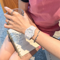 Montres de couple personnalisées tendance, vente en gros, bracelets en silicone, montres à quartz en plastique unisexes