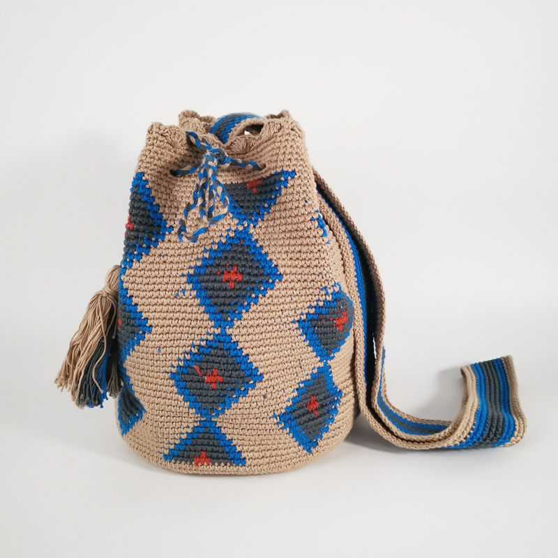 Amazon.com: Wayuu Mochila Bolsas Crochet Tejidas a Mano Auténtica  Colombiana Boho Bolsos Clásicos, Capurgana, L : Ropa, Zapatos y Joyería