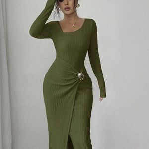 Vestido Vintage Versátil de Lana Ecológica de Color Liso con Cuello Geométrico Inclinado, Ajustado a la Cadera, Largo hasta la Rodilla, con Abertura y Manga Larga para Otoño - Product Image 5