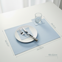 Serviettes de table rectangulaires en tissu imprimé bleu ciel en coton moderne avec certification BRCGS, écologiques et jetables