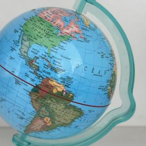 Mini Globo Terráqueo de Plástico Transparente Cian con Base Giratoria 360°, Decoración Educativa para Escritorio, Ahorro de Dinero, Geografía - Product Image 4