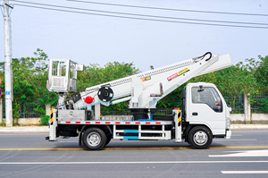 Camión con Plataforma Aérea Hidráulica Articulada Telescópica de 20 m, Marca Isuzu - Product Image 3