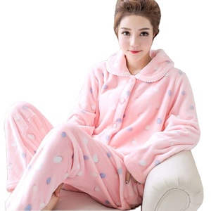 Version coréenne élégant cardigan en flanelle mignon étudiant maison robe épaisse hiver manches longues corail polaire thermique brodé - Product Image 1