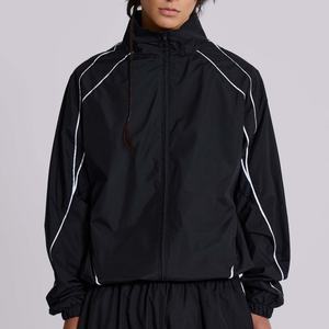 Chaqueta Deportiva Personalizada con Logotipo, Corte Regular, a Rayas, 100% Poliéster, Secado Rápido, Cortavientos, con Cremallera Completa, para Hombre - Product Image 1