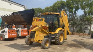 รถตักล้อยาง JCB รุ่น 3CX MUX สีเหลือง มือสอง อุปกรณ์ก่อสร้าง น้ำหนักบรรทุก 7 ตัน เครื่องยนต์คัมมินส์สำหรับปั๊มไฮดรอลิก กำลัง 75 กิโลวัตต์ - Product Image 6