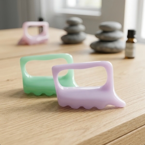 Masajeador manual de cuerpo y cuello, sin electricidad, acabado en resina natural, textura cremosa, regalo de relajación para mujeres, uso doméstico y spa. - Product Image 3