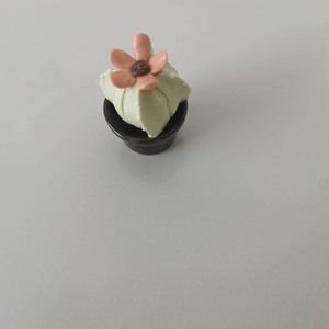 Mini Adorno de Cactus Hecho a Mano en Cerámica, Cocido en Horno Tradicional - Product Image 5