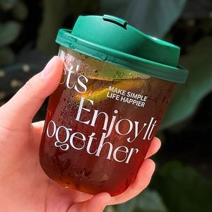 แก้วกาแฟพลาสติก PET PP แบบฝ้าพร้อมฝาปิด พิมพ์โลโก้ตามสั่ง - Product Image 5