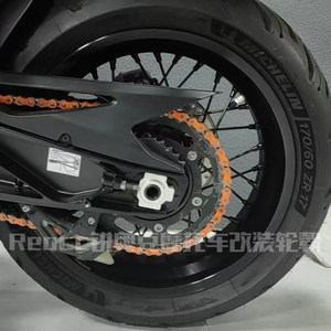 Ruedas Forjadas con Radios al Vacío Modificadas para KTM 790 Duke - Product Image 1