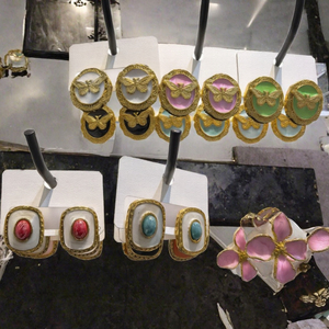 Pendientes Colgantes de Mariposa Chapados en Oro, Esmaltados y Coloridos, Estilo Vintage para Mujer, Regalo para Fiesta, Ojos Azules - Product Image 3