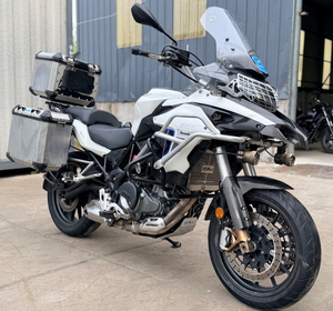 Motocicleta de Aventura TRK502 de 500cc con Motor Bicilíndrico en Paralelo de Alto Rendimiento Usada - Product Image 1