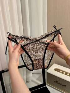 Ensemble de lingerie féminine - String et soutien-gorge taille basse - Sexy, sans coutures, séchage rapide, respirant et écologique - Product Image 4