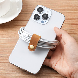 Organisateur de câbles en cuir personnalisé avec bouton-pression, style classique, accessoire pratique pour les cordons de charge - Product Image 2