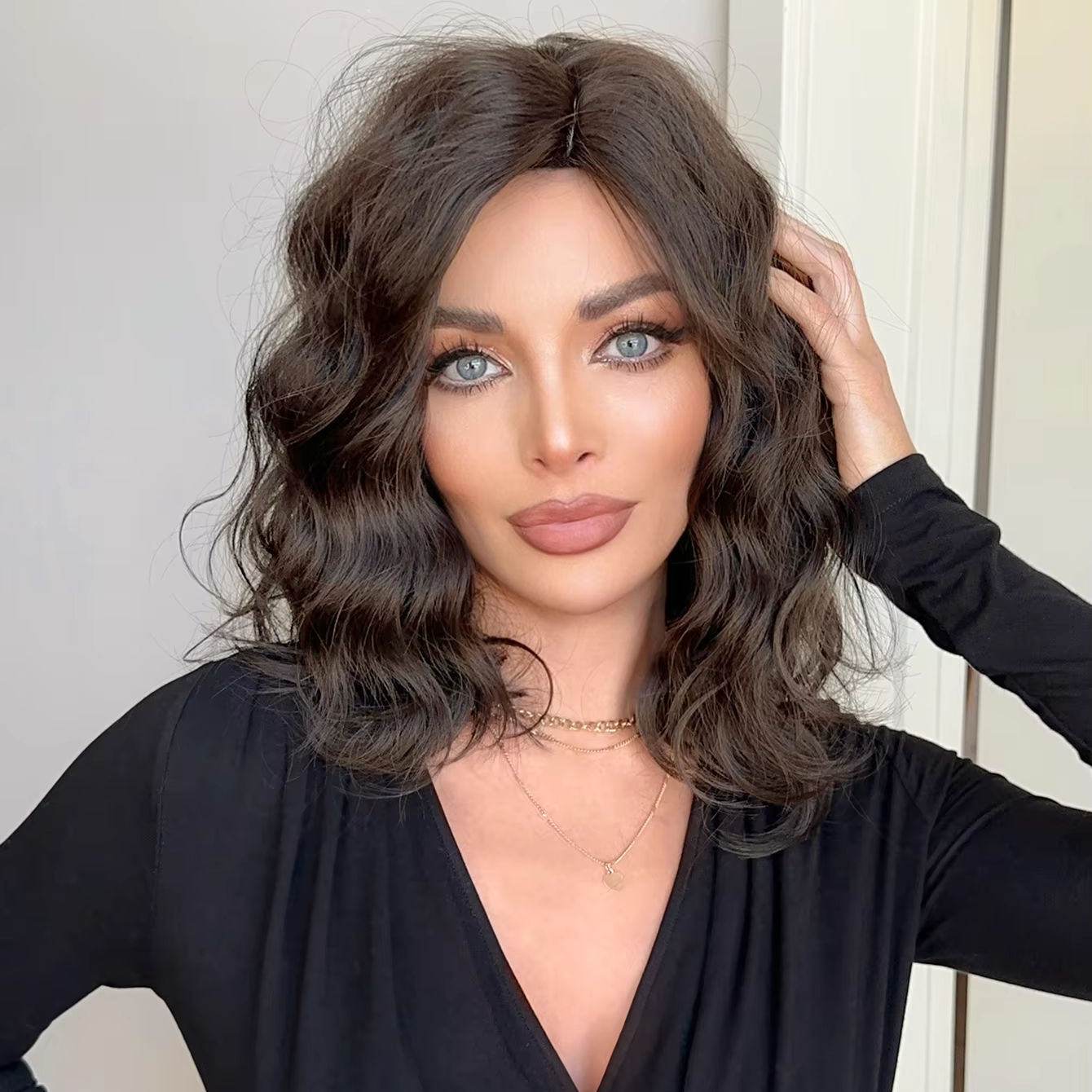 Brown Curly Wigs for Women Wavy Middle Part Synthetic Medium