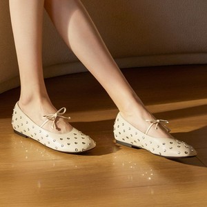 รองเท้าโลฟเฟอร์หนังทรงกลมประดับเพชรพลอยแบบสวมสำหรับผู้หญิงทุกฤดูกาล - Product Image 4