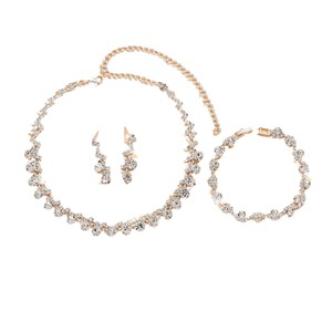 Ensemble de bijoux de mariée élégant et romantique - Accessoires en gros |   Collier et boucles d'oreilles en strass plaqué argent pour mariage et soirée - Product Image 5