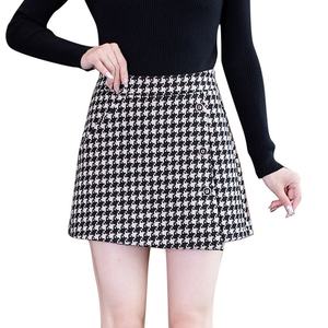 Jupe Courte Femme en Laine à Carreaux Taille Haute Ajustée Effet Sculptant Coupe Évasée Noire - Product Image 1