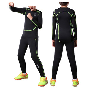 Service OEM Ensembles de compression pour enfants multicolores Logo personnalisé en gros Le dernier ensemble de vêtements de sport de compression pour enfants à séchage rapide 2 pièces - Product Image 1