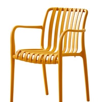 Chaise de salle à manger en plastique de style nordique moderne avec dossier et accoudoirs épaissis, chaise de jardin d'extérieur de luxe léger, chaise empilable
