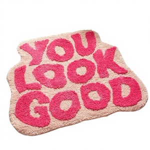 שטיח אמבטיה מיקרופייבר דגם אותיות, רך, ורוד, לבנות וילדים, לחדר אמבטיה ולחדר שינה, של DyeFury - אתה נראה טוב, חמוד, מצחיק, בסגנון פרפי. - Product Image 1