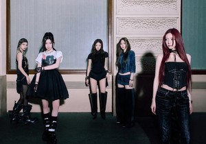 ITZY TUNNEL VISION Versión Box, Photobook de K-pop, Empaque Premium, MIDZY Oficial, JYP Entertainment, Lanzamiento en Corea 2024 - Product Image 6