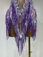 Robe de danse latine courte pour femme, ornée de strass et de franges, sans manches, scintillante, de luxe, pour performance en boîte de nuit, bar, scène ou tenue d'anniversaire